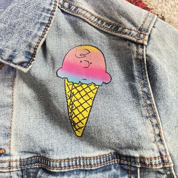 Peanuts Global Artist AVAF Denim Jean Jacket Stretch Charlie Brown Graphic Sz M - Picture 2 of 6